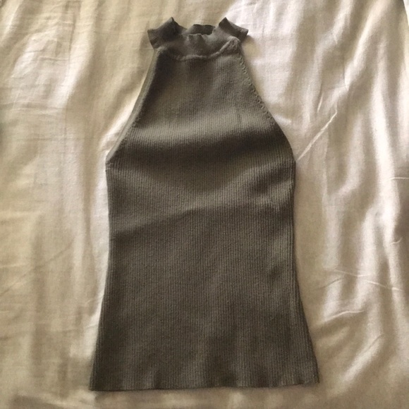 Forever 21 Sleeveless Turtleneck - Picture 1 of 3